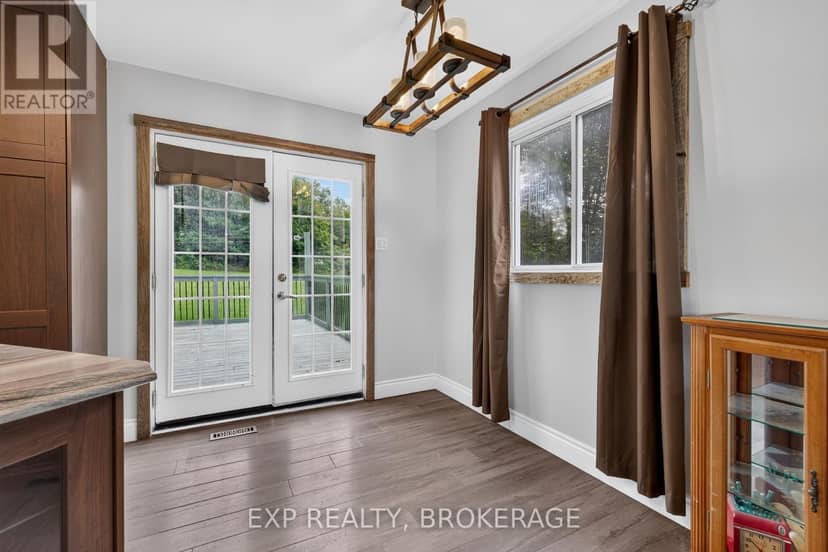 9009 Perth Road, Rideau Lakes, photo 5