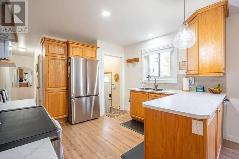 131 Allard ST — photo 12 of 33