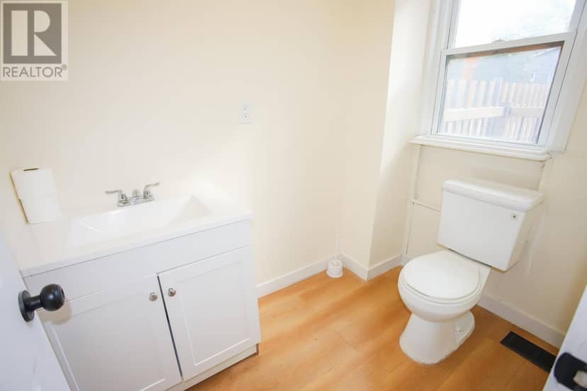 182 Dennis ST — photo 12 of 30