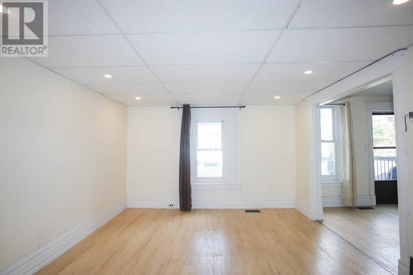 182 Dennis ST — photo 7 of 30