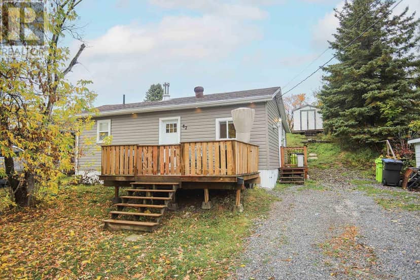 82 Elliott RD — photo 2 of 18
