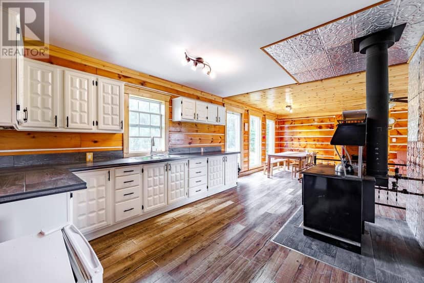 144 Walker RD, Thessalon, photo 5