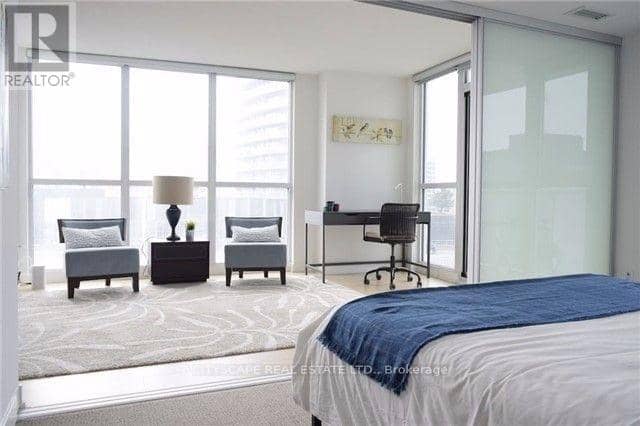 708 - 75 Queens Wharf Road — photo 8 of 15
