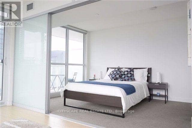 708 - 75 Queens Wharf Road — photo 9 of 15
