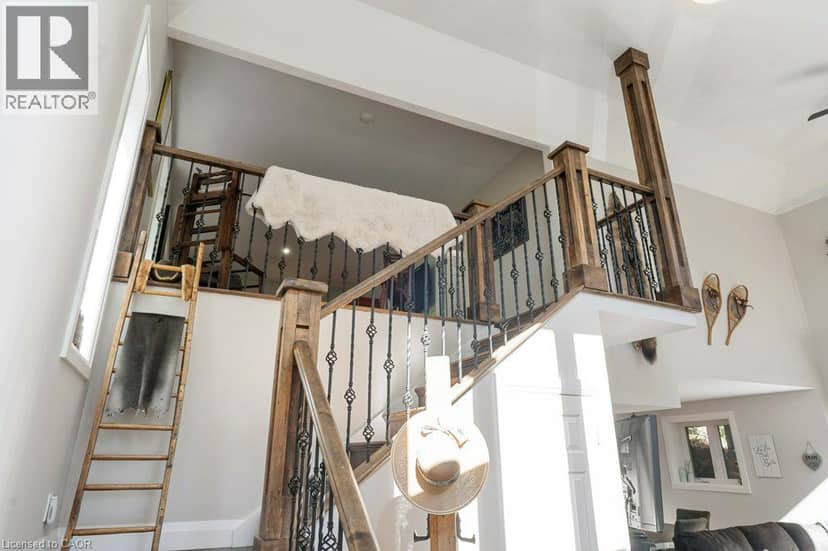 8 15TH Avenue — photo 19 of 40