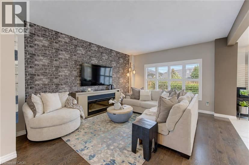 428 FREURE Drive — photo 11 of 40