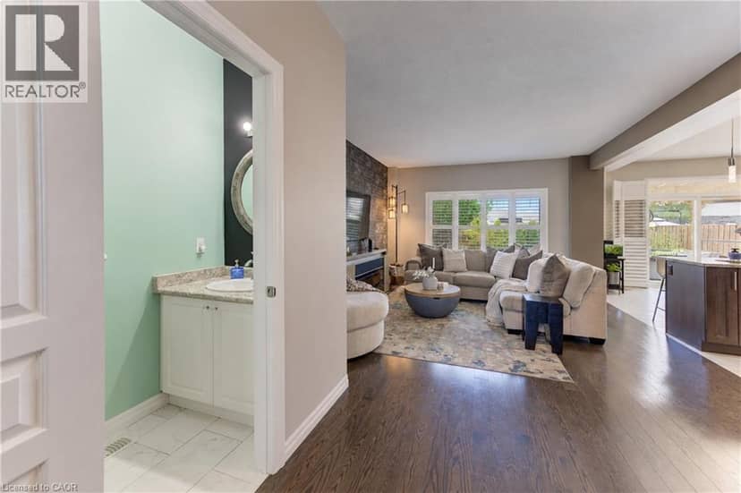 428 FREURE Drive — photo 8 of 40