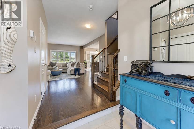 428 FREURE Drive — photo 9 of 40