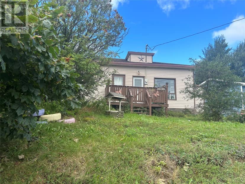 120 MARINE Drive — photo 14 of 17