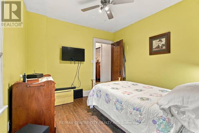 649 Emery Street E — photo 21 of 40
