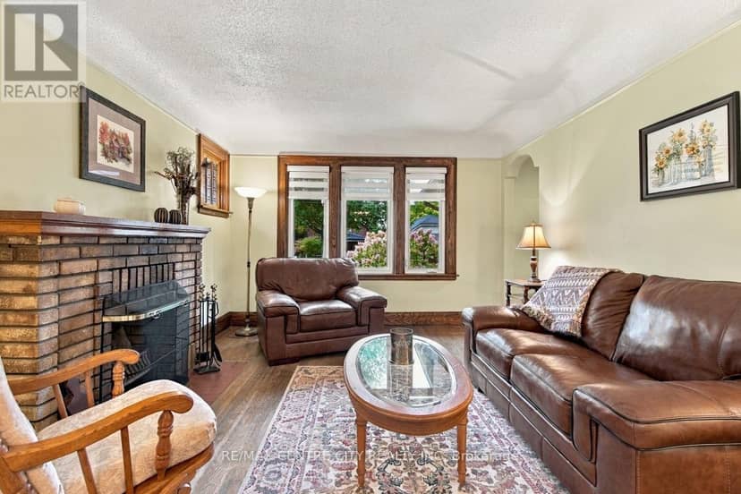 649 Emery Street E — photo 9 of 40