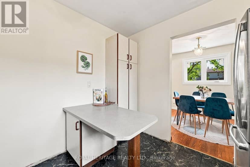 471 Rossland Road E — photo 17 of 40