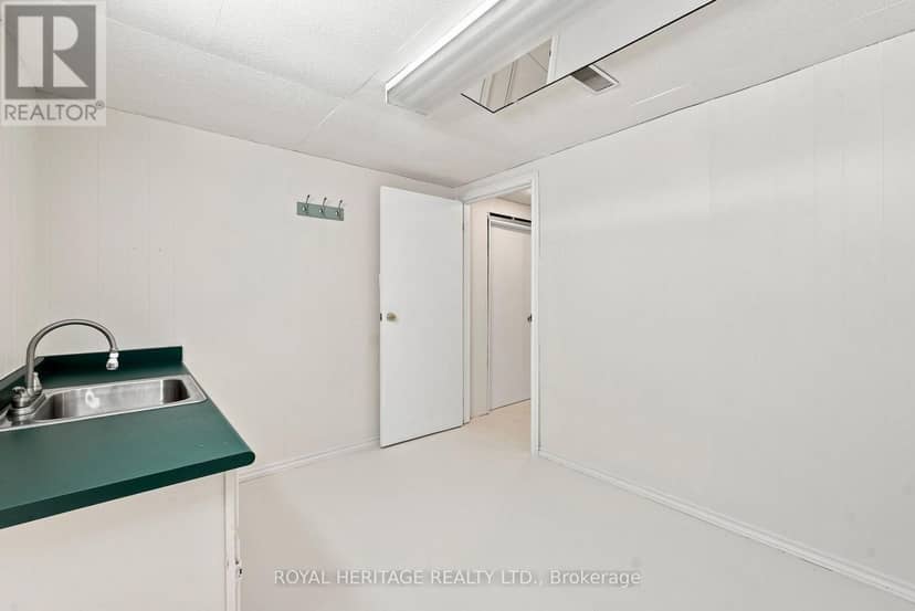 471 Rossland Road E — photo 29 of 40