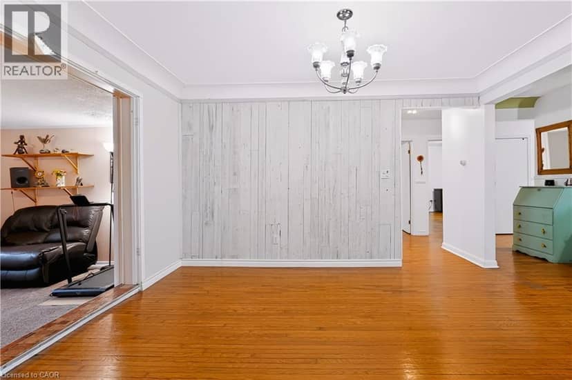 7448 MCNIVEN Road — photo 17 of 40