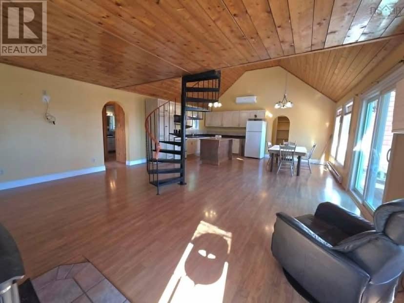 251 Bayview Drive — photo 19 of 40