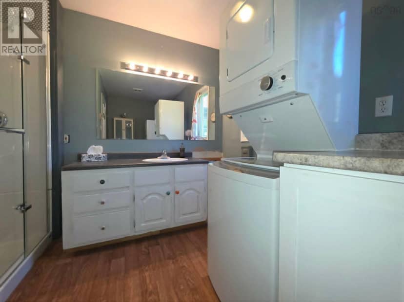 251 Bayview Drive — photo 38 of 40