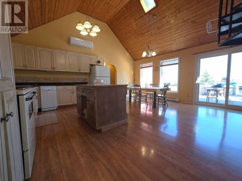 251 Bayview Drive — photo 27 of 40