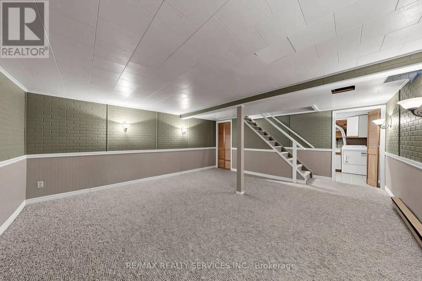25 Jennifer Square — photo 36 of 40