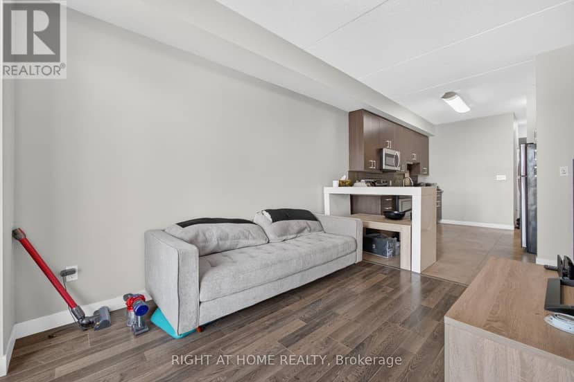 B508 - 62 Balsam Street — photo 21 of 40