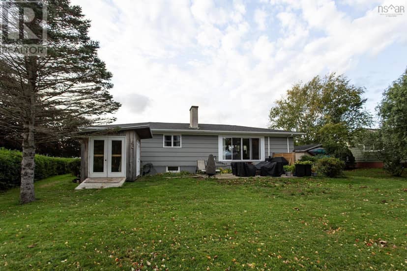 9658 Highway 10 — photo 10 of 31