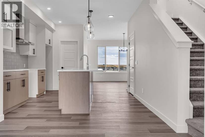178 Lanark Gate SE — photo 10 of 35
