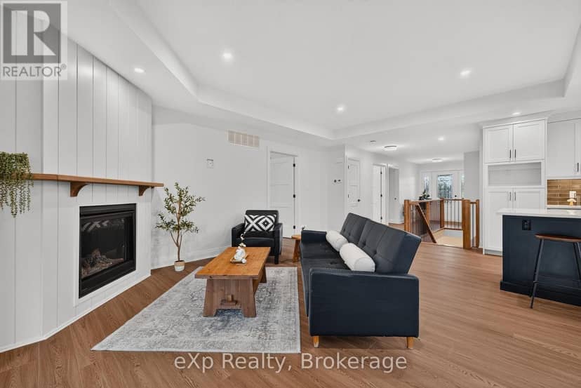 167 Margaret Street S — photo 12 of 40