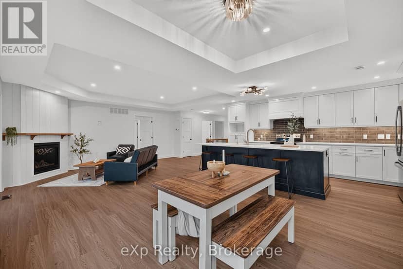 167 Margaret Street S — photo 17 of 40