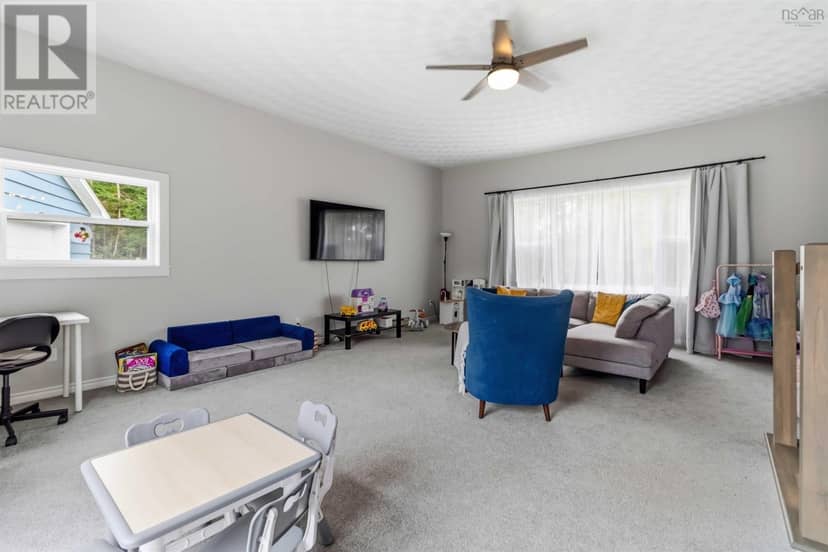 69 Jamie Drive — photo 9 of 40