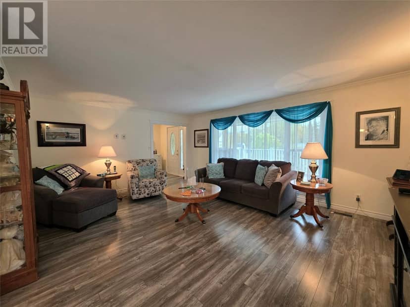 16 Pioneer Street — photo 12 of 26