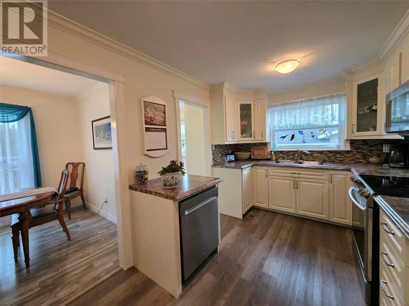 16 Pioneer Street — photo 9 of 26