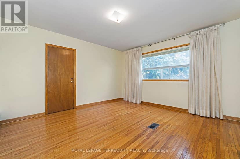 209 Caledonia Road — photo 19 of 39