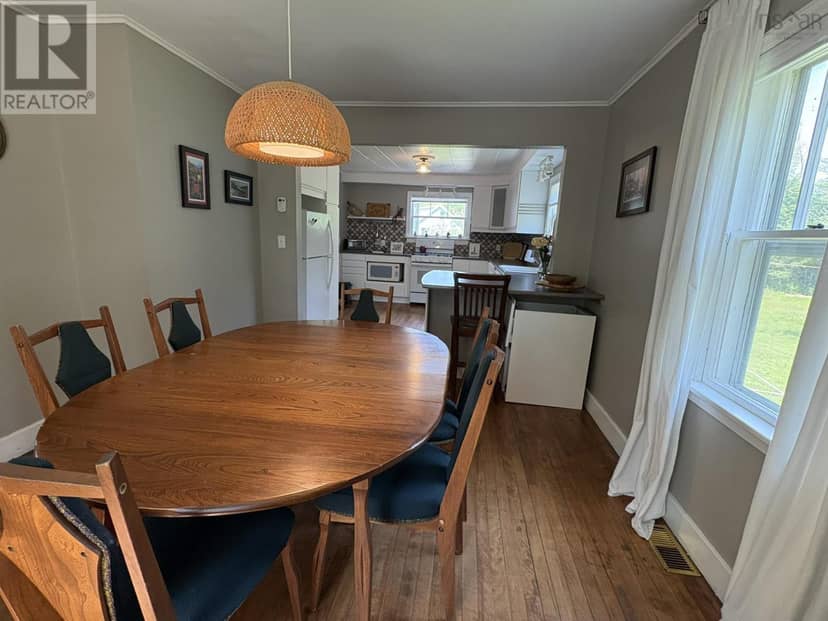 86 MAPLE Avenue — photo 11 of 38