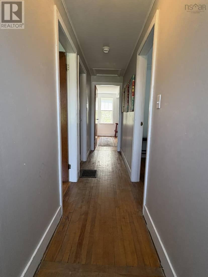 86 MAPLE Avenue — photo 18 of 38