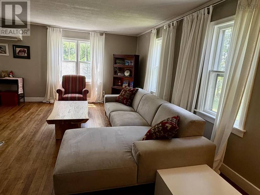 86 MAPLE Avenue — photo 14 of 38