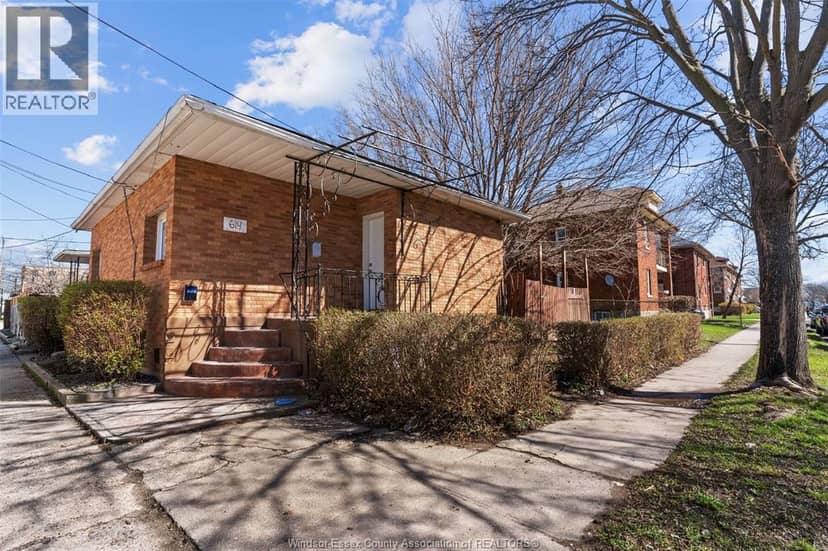 614 ELLIOTT STREET East — photo 1 of 7