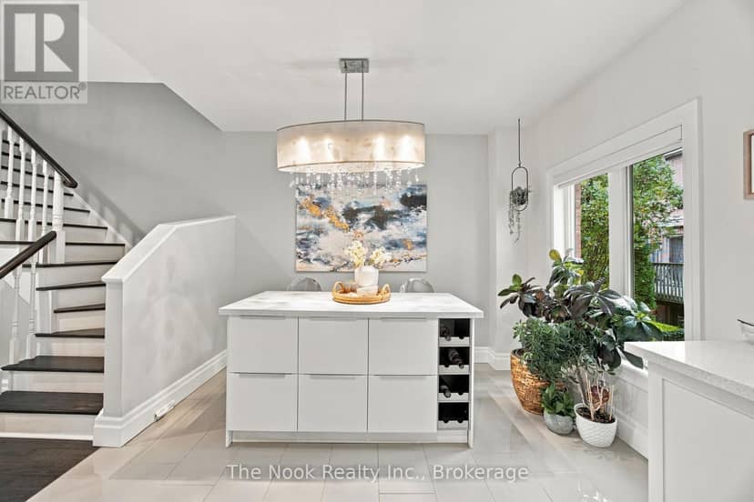 32 Harbourview Crescent — photo 14 of 40