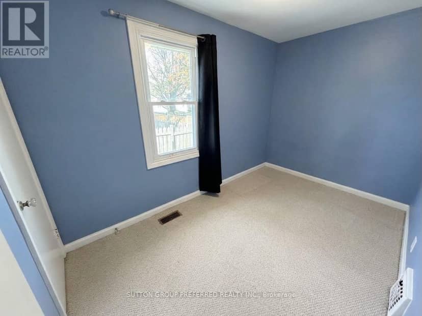 1622 Leonard Street — photo 24 of 40