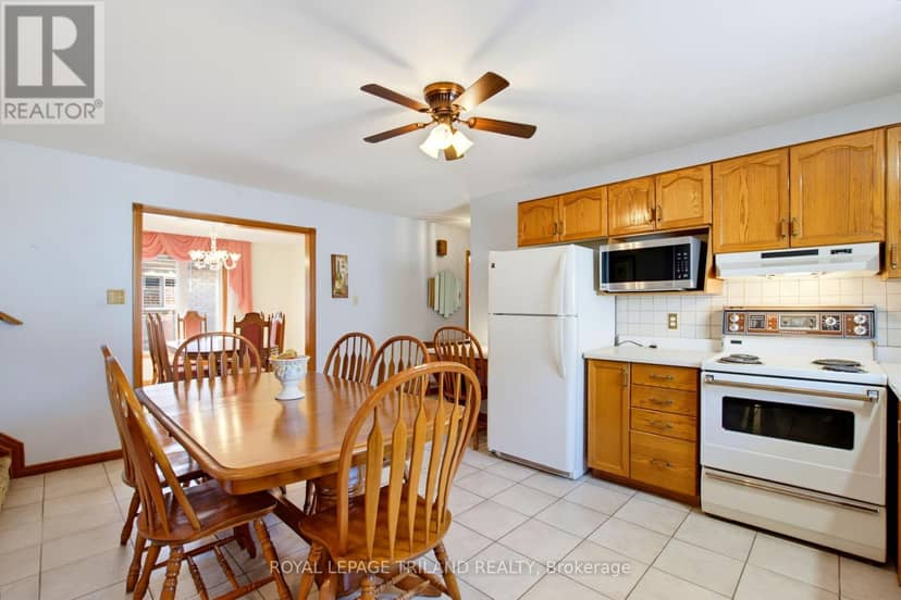 1749 Jalna Boulevard — photo 17 of 40