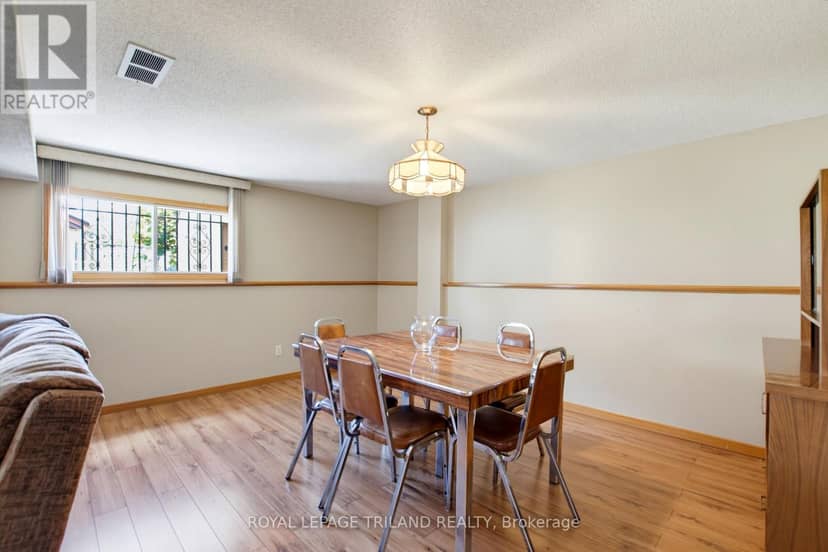 1749 Jalna Boulevard — photo 23 of 40