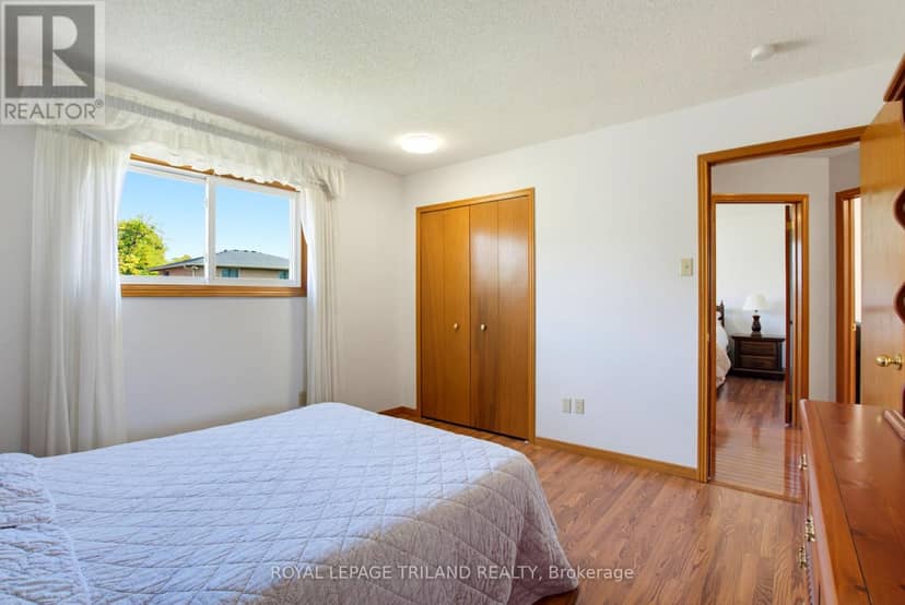 1749 Jalna Boulevard — photo 27 of 40