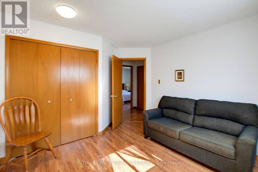 1749 Jalna Boulevard — photo 32 of 40