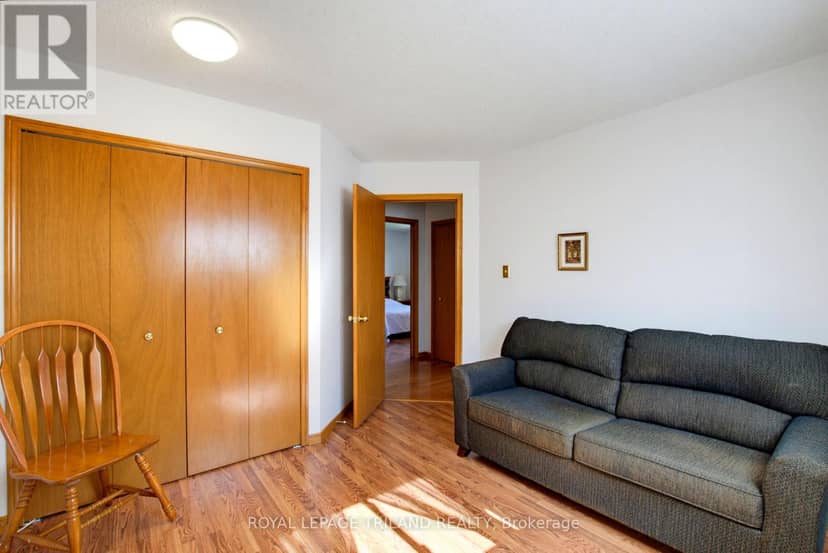 1749 Jalna Boulevard — photo 33 of 40