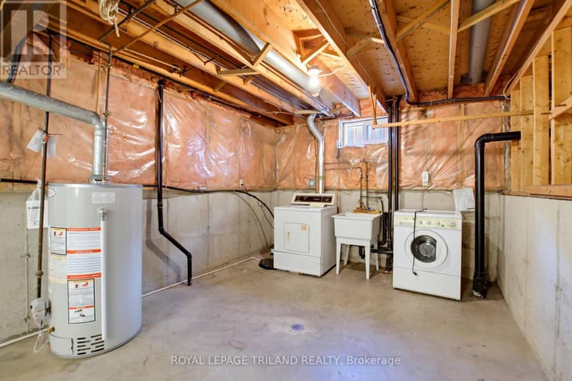 1749 Jalna Boulevard — photo 40 of 40