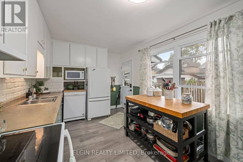 48 Elizabeth Street — photo 12 of 30