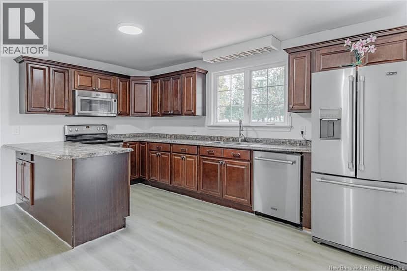 70 Roberts Lane — photo 10 of 40