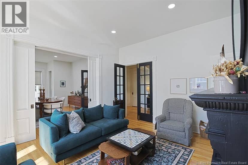 357 Dufferin Row — photo 13 of 40