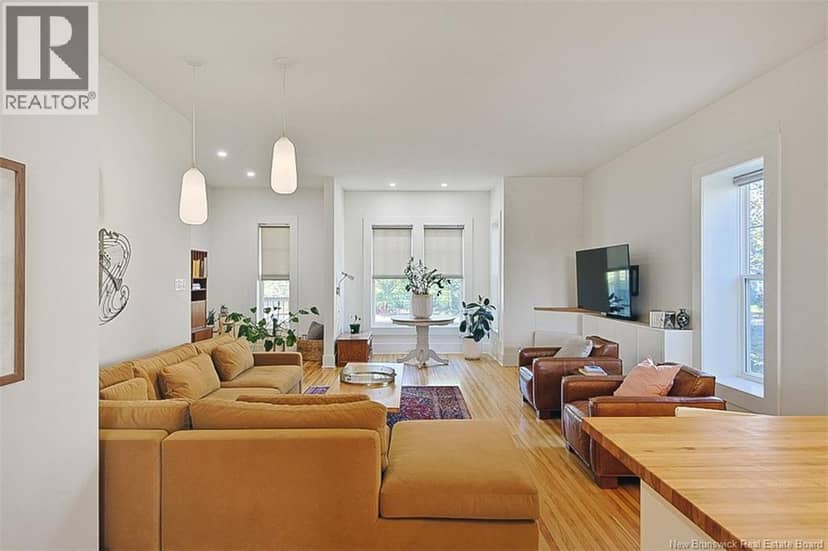 357 Dufferin Row — photo 17 of 40
