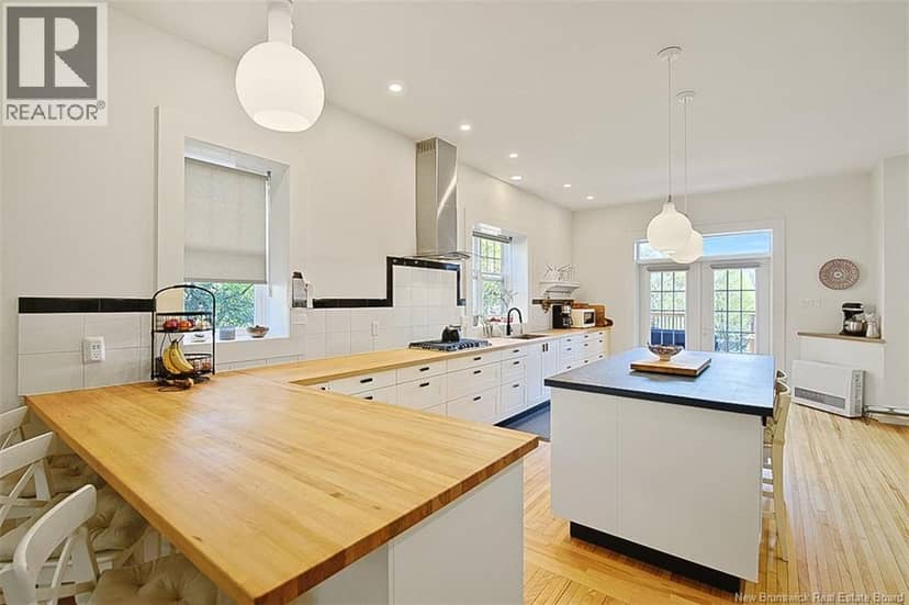 357 Dufferin Row — photo 18 of 40