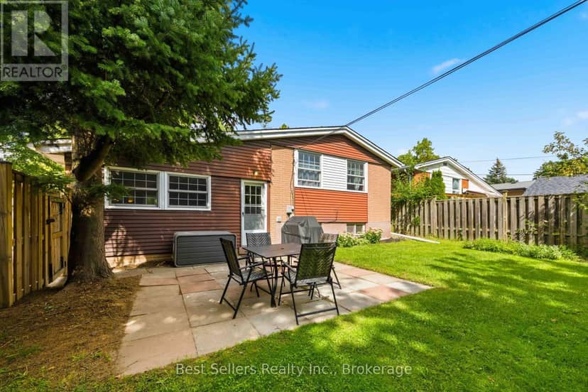 5 Benfrisco Crescent — photo 32 of 34