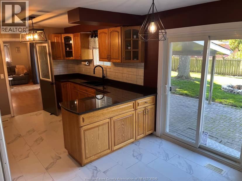 371 Oak Street — photo 18 of 40